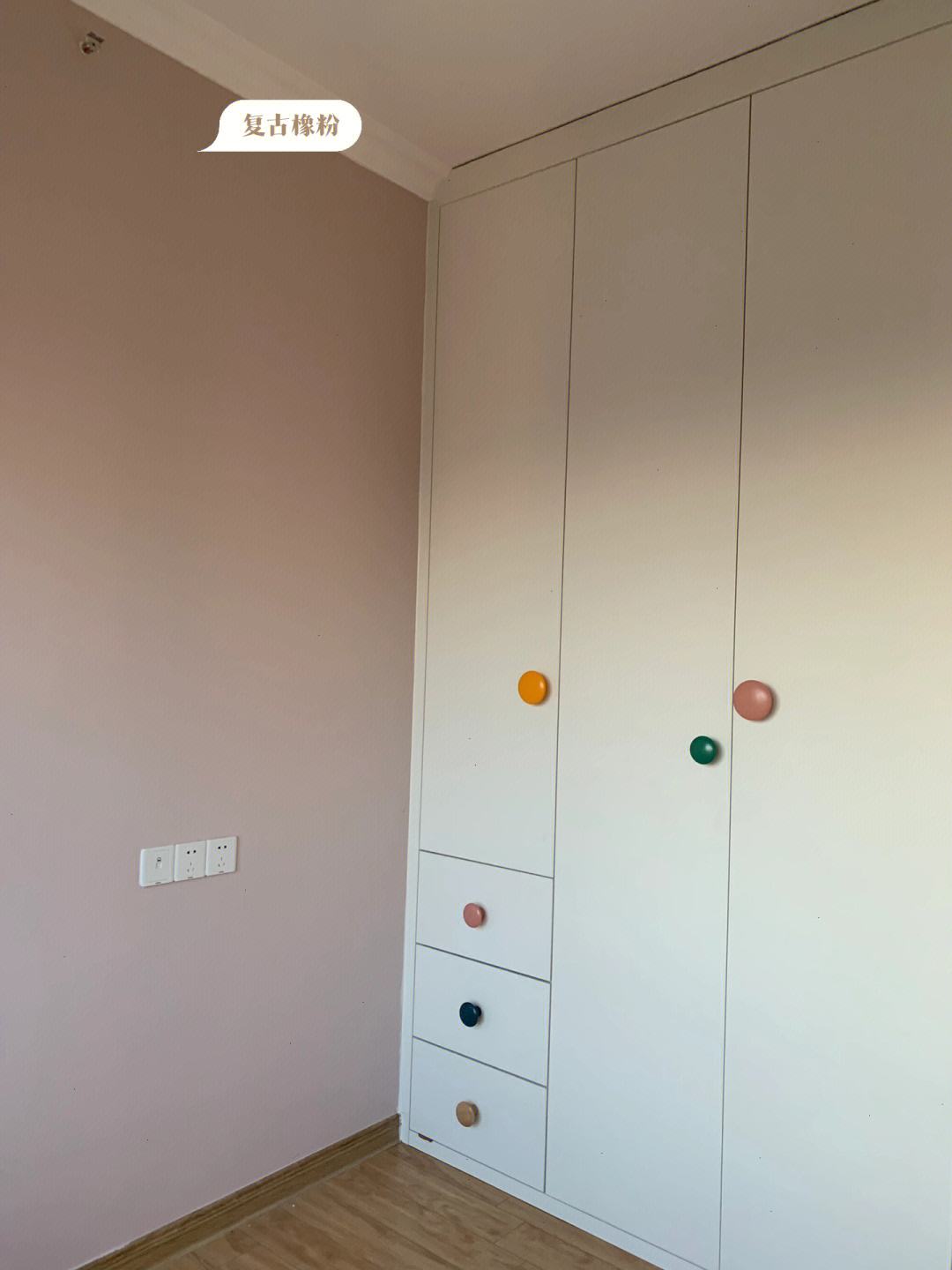 柜子油漆刷白色和其他颜色的区别(柜子油漆刷白色和其他颜色的区别是什么)